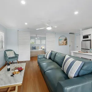 *** Aparthotel Chez Noosa Australia